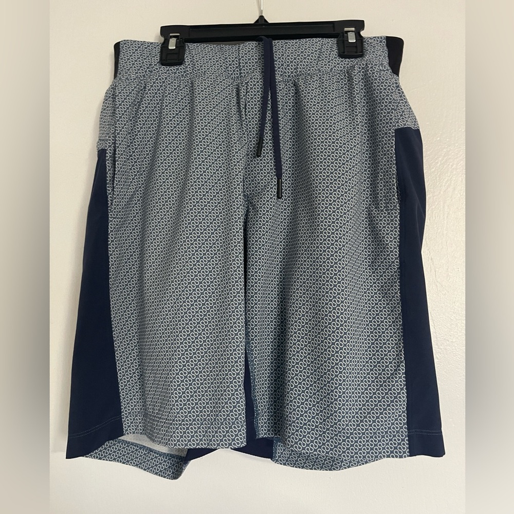 Lululemon Men’s Shorts. 9” Inseam. Lined. Blue color.